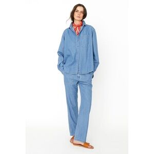 Nwt; KULE THE CHAMBRAY CITY PANTS
LIGHT DENIM